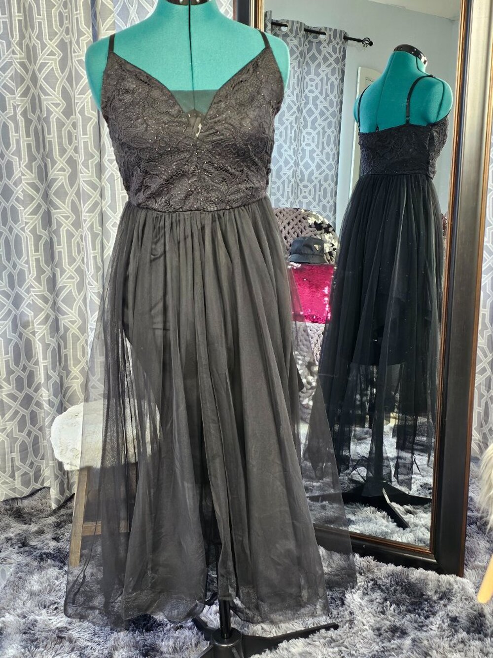 Candalite Black Lace Evening Gown – Size M